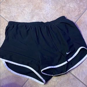 Black Nike running shorts! size medium💓